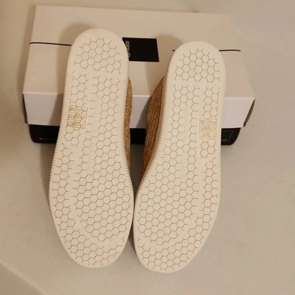 Dolce Vita "Neo" Sneaker 9.5 - Picture 6 of 8